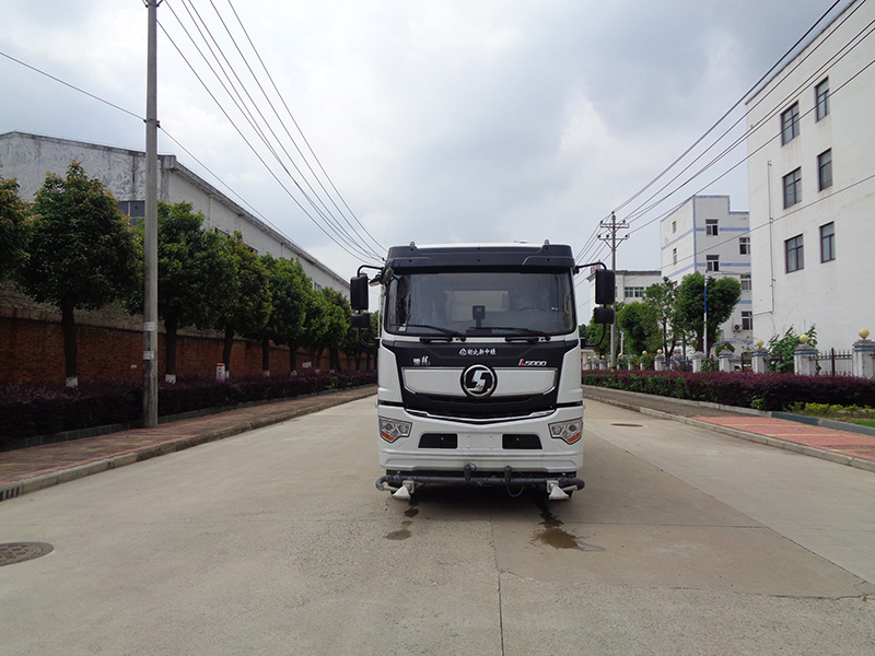 XZL5167GPS6型綠化噴灑車(chē)