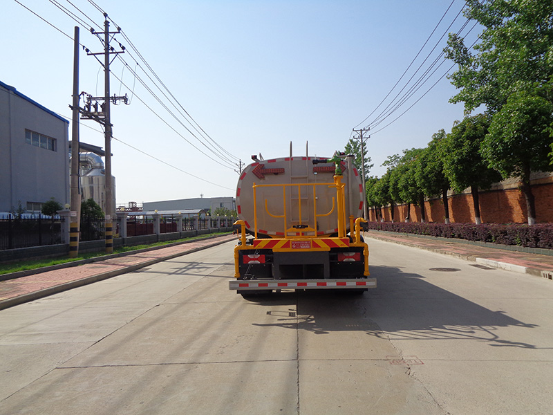 XZL5185GPSBEV型純電動(dòng)綠化噴灑車(chē)