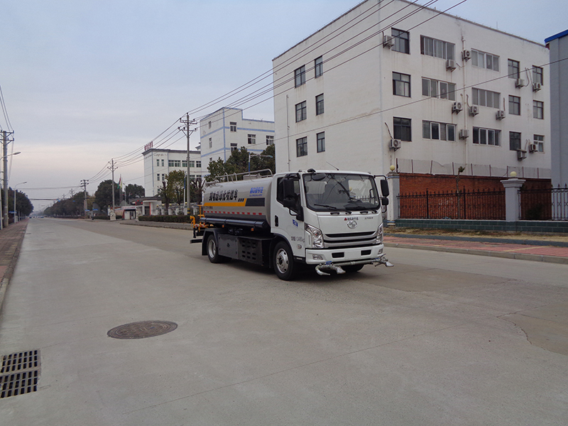 XZL5125GPSBEV型純電動(dòng)綠化噴灑車