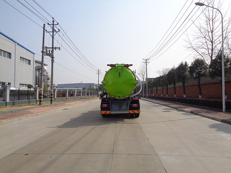 XZL5180GXWBEV型純電動吸污車